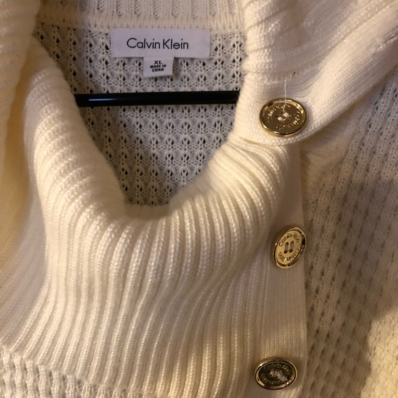 Calvin Klein Oversized Cream Sweater - Picture 3 of 4